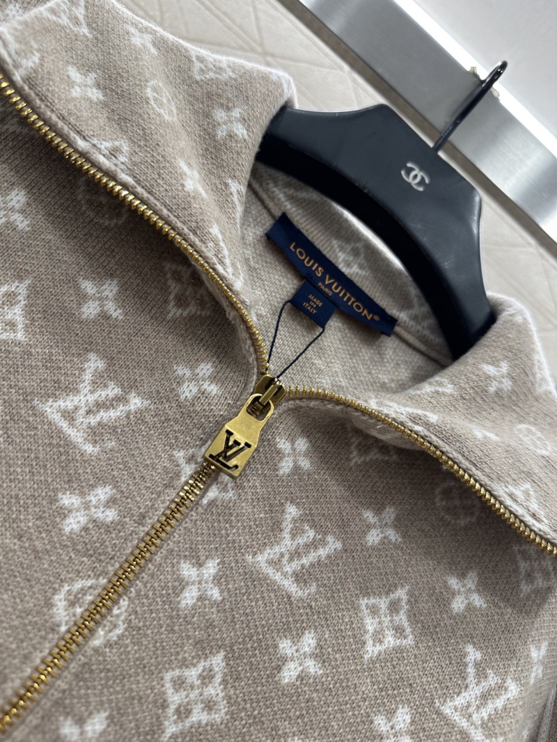 l0vis Vvtt0n sweaters